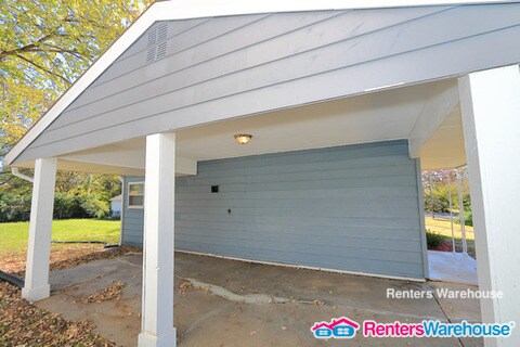 Building Photo - 10012 Dellridge Ln