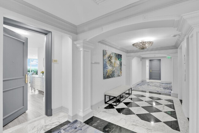 Building Photo - 550 SE Mizner Blvd