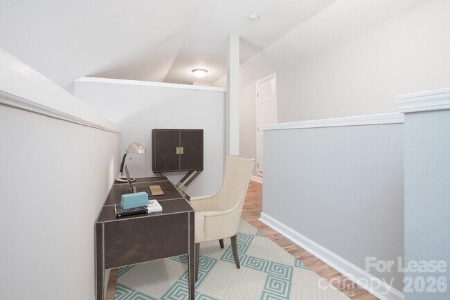 Foto del edificio - 303 Crown Point Dr