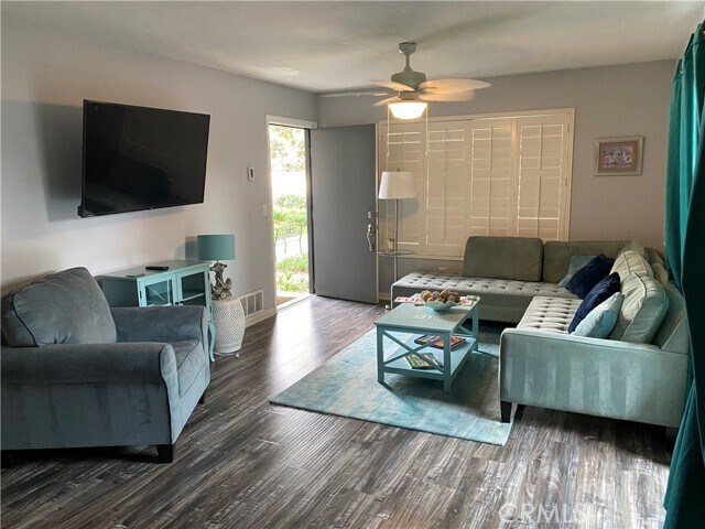 Foto principal - 17042 Pacific Coast Hwy