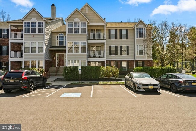 Building Photo - 68 Eldon Way