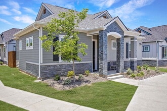 Building Photo - 5553 Lockhart Ln