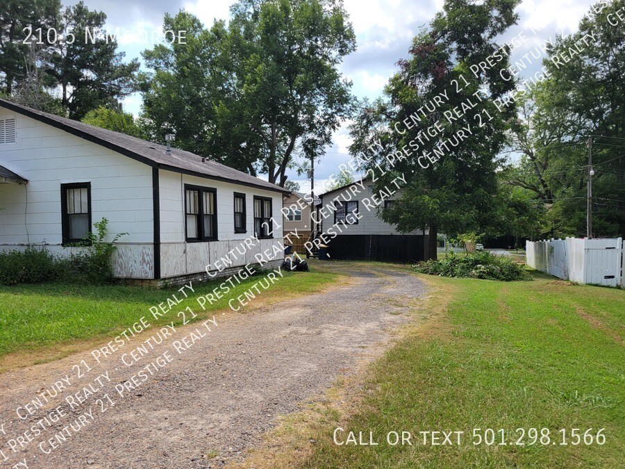 Primary Photo - 210.5 N Monroe St