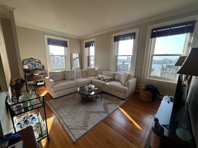 Photo - 483 Beacon St Apartment