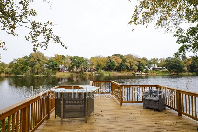 Building Photo - 424 Beach Dr