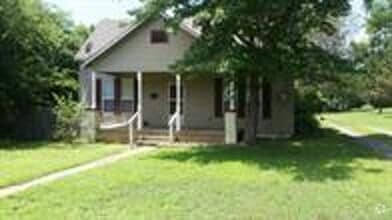 Building Photo - 534 S College Ave