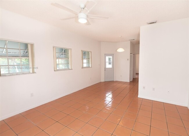 Building Photo - 3007 Bird Ave
