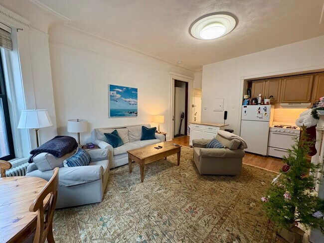 Foto del edificio - 23 Bay State Rd