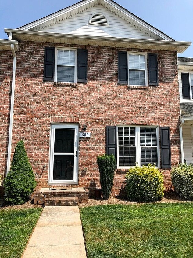 609 Capstone Dr, Lynchburg, VA 24502 Townhome Rentals in Lynchburg VA