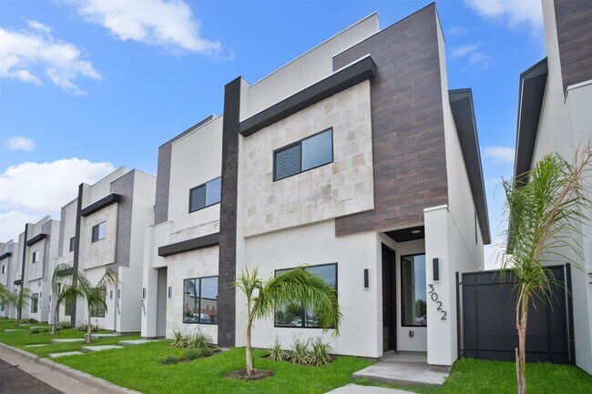 Foto del edificio - 8218 Casa Verde Rd