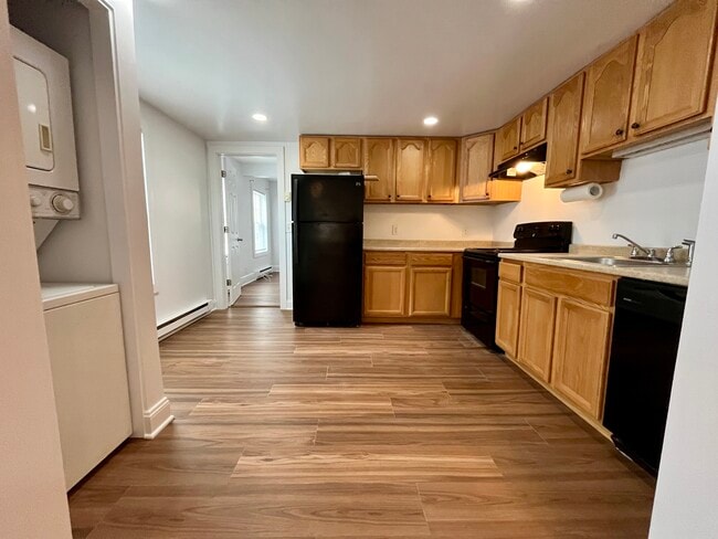 Kitchen and laundry closet - 14 Center Ave