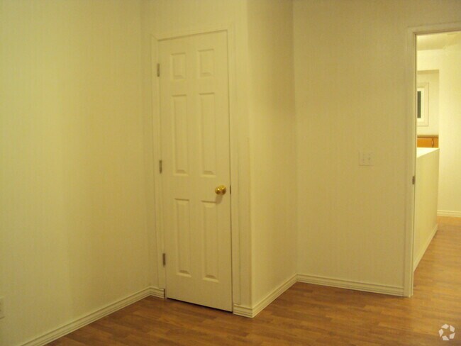 Building Photo - 23801 NE Treehill Dr