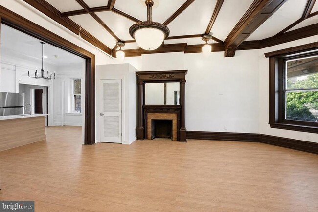 Foto del edificio - 6012 Ridge Ave