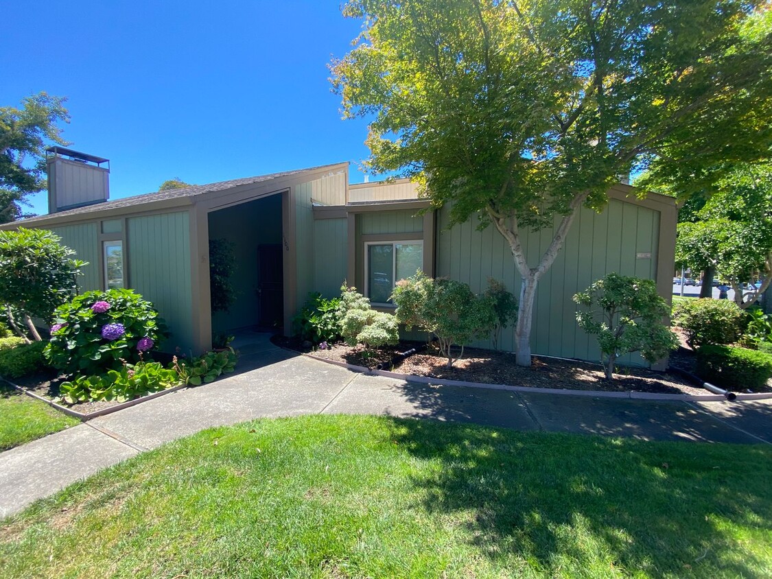 Foto principal - 1100 Island Dr
