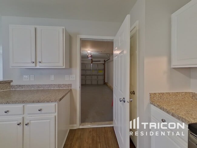 Building Photo - 1513 Crandon Dr