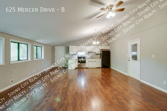 Building Photo - 625 Mercer Dr