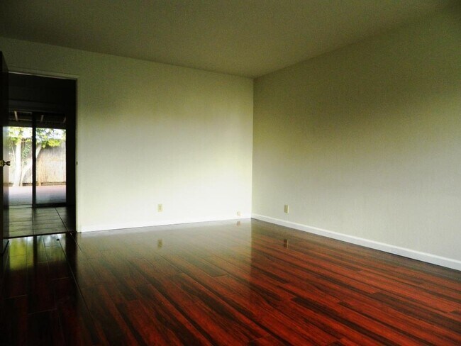 Building Photo - 1269 Gainsborough Dr