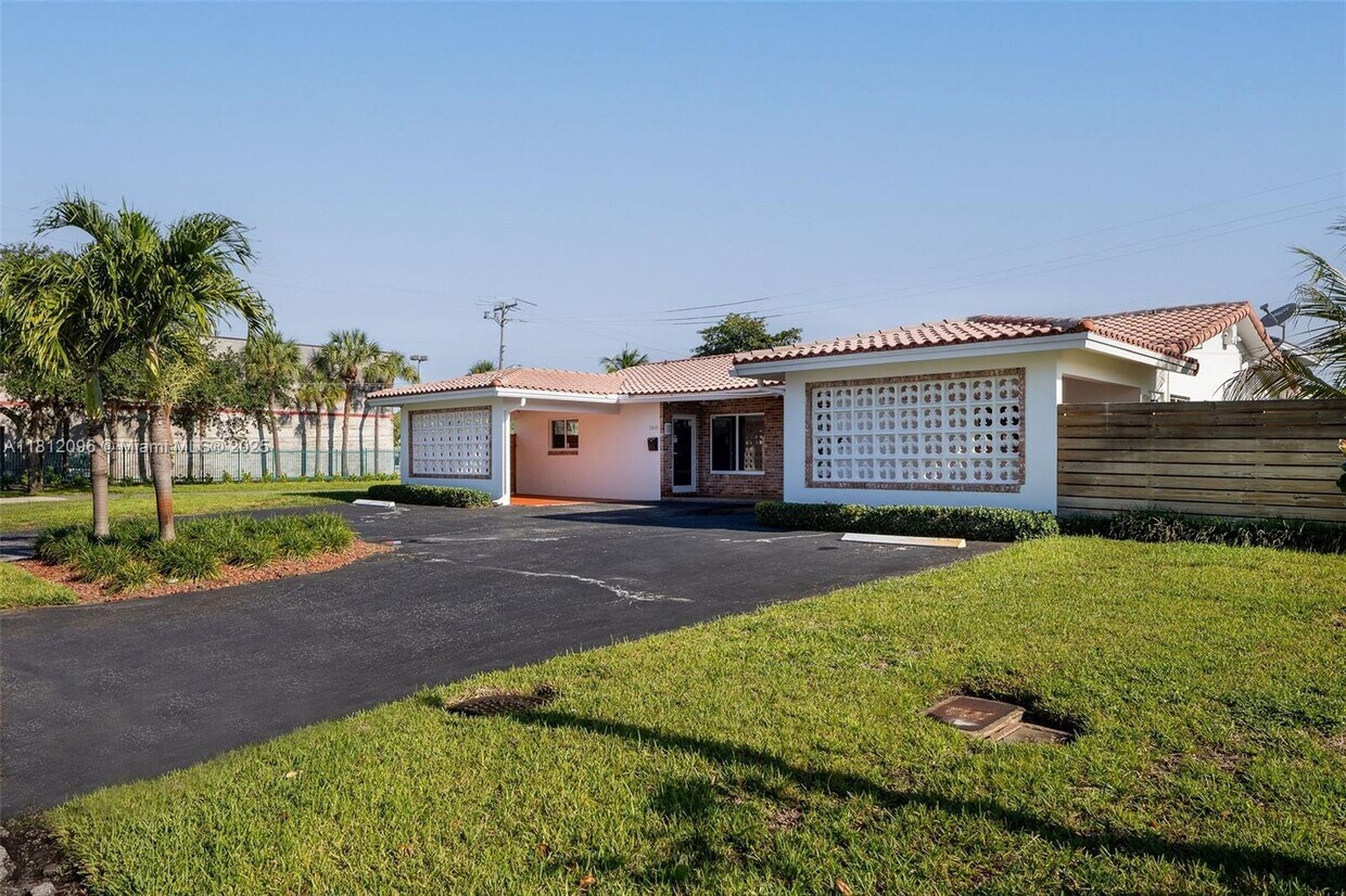 Foto del edificio - 2601 NE 34th St