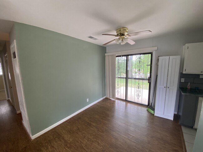 Building Photo - 5115 Buckingham Ct