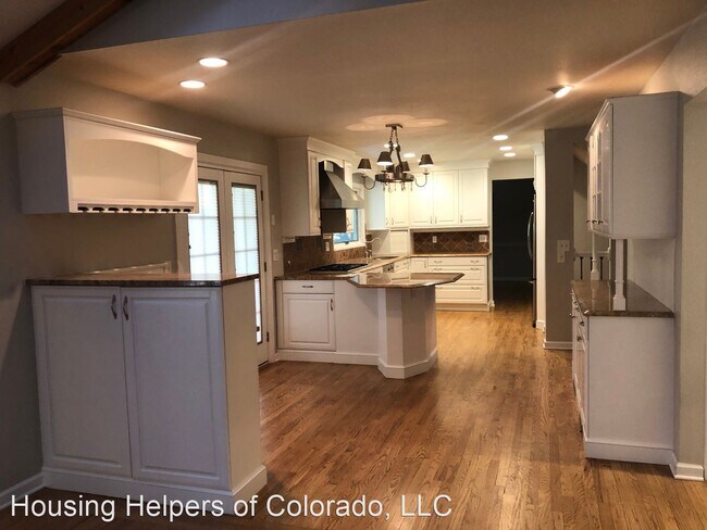 Foto del edificio - 4 br, 4 bath House - 5552 S. Kittredge St.