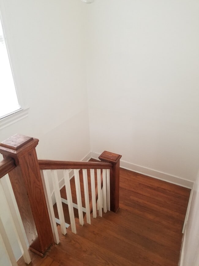 Entry - 1310 6th St