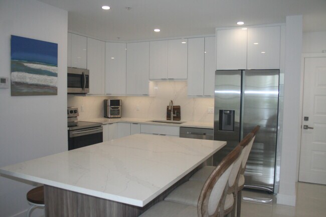 Building Photo - 1203 Town Center Dr