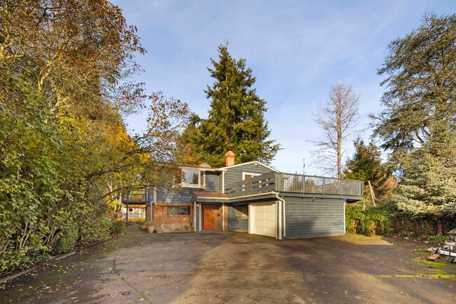 Building Photo - 16758 45th Ave NE