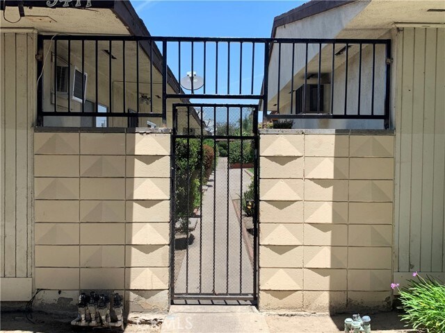 Foto del edificio - 3411 W Orange Ave
