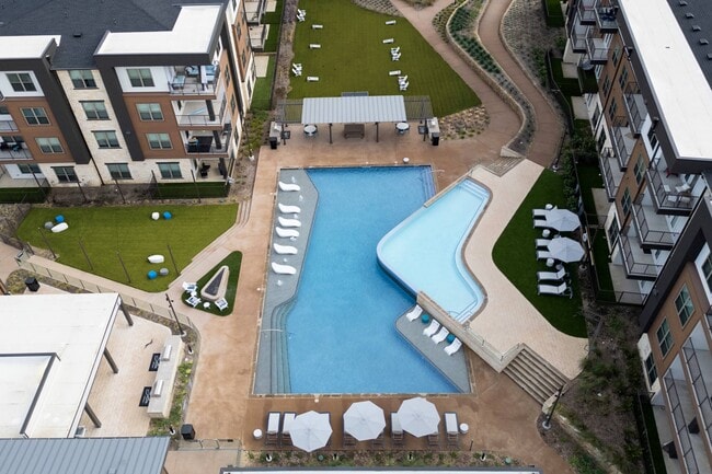 Building Photo - Soltra Firewheel