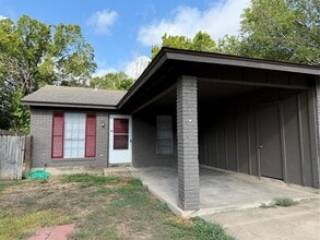 Building Photo - 10308 Little Pebble Dr