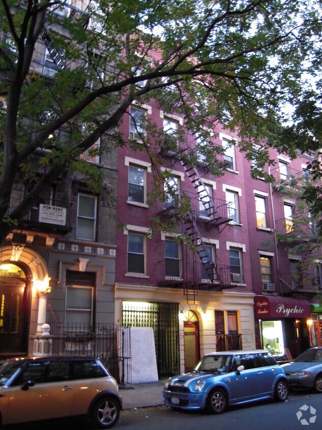 Building Photo - 433 E 9th St