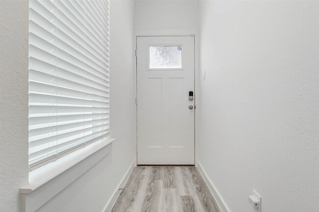 Building Photo - 12318 Basilwood Dr