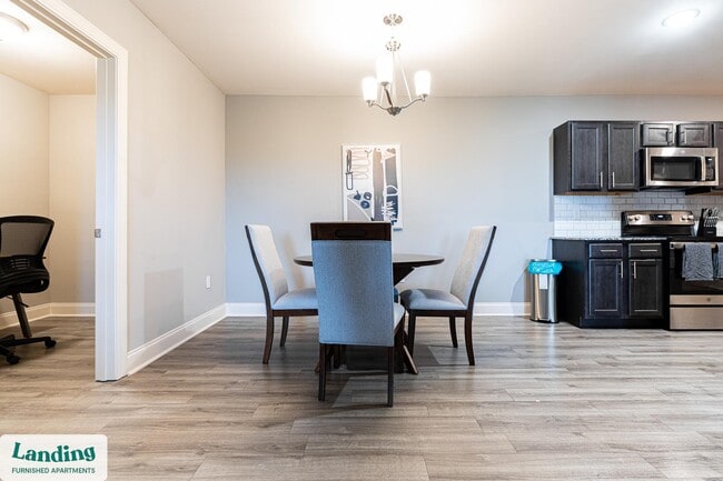 Building Photo - 305 Laredo Dr