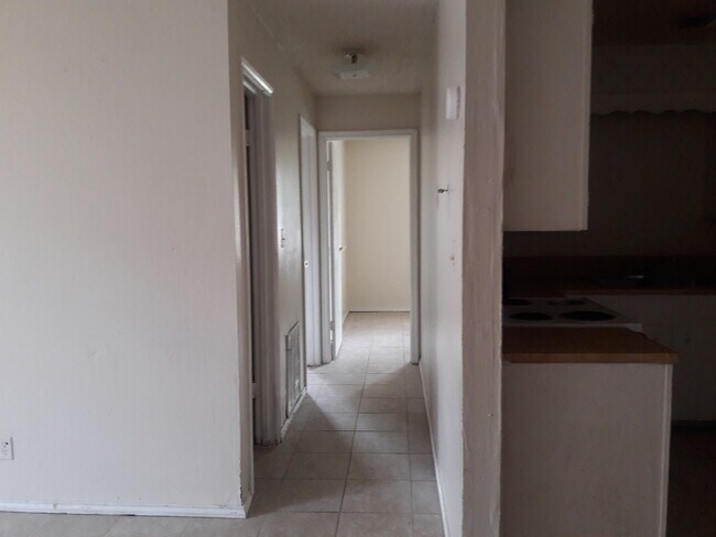Foto del edificio - 506 N McColl Rd