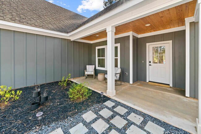 Foto del edificio - 191 Crooked Creek Bay Rd SE