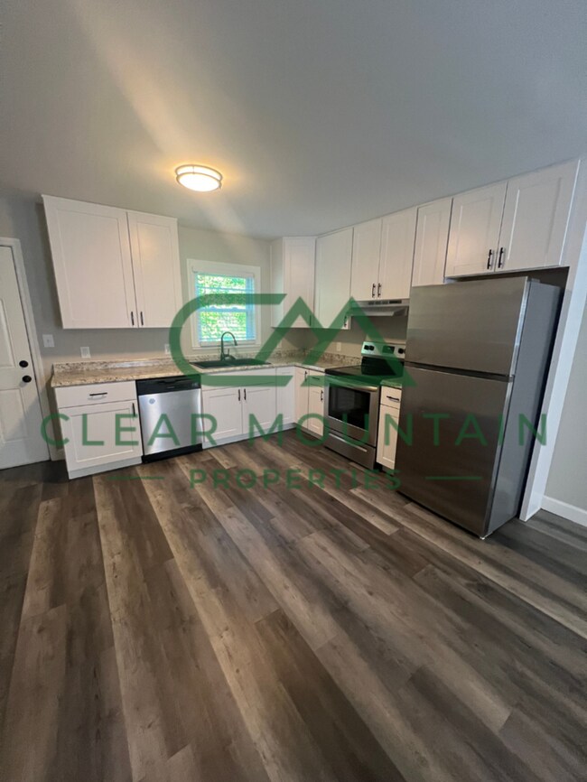 Foto del edificio - Updated 2BR 1BA Townhome in downtown Greer!