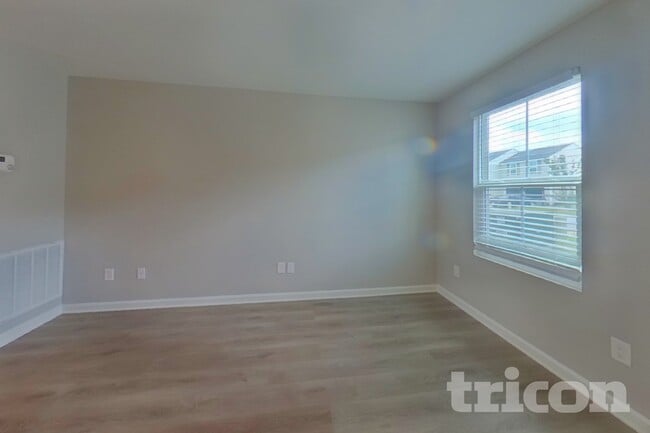Building Photo - 757 Sequoia Dr