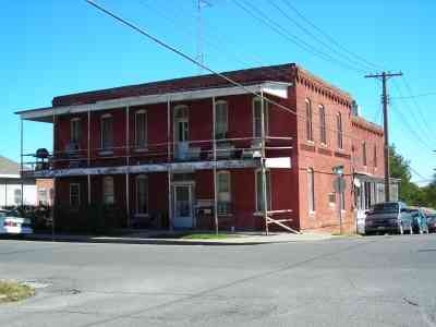 Primary Photo - 100 N Main St