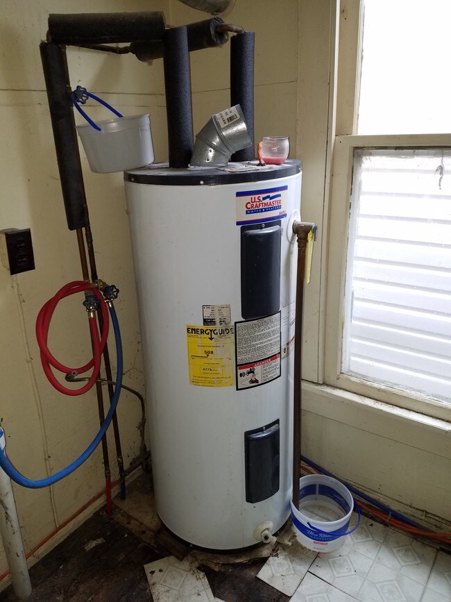 Building Photo - 14 Burnside Ave