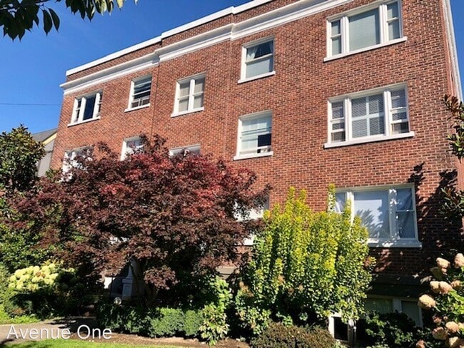 Building Photo - 1 br, 1 bath House - 1902 Bigelow Ave N #304