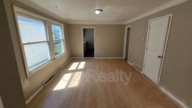 Building Photo - 3149 Elm St