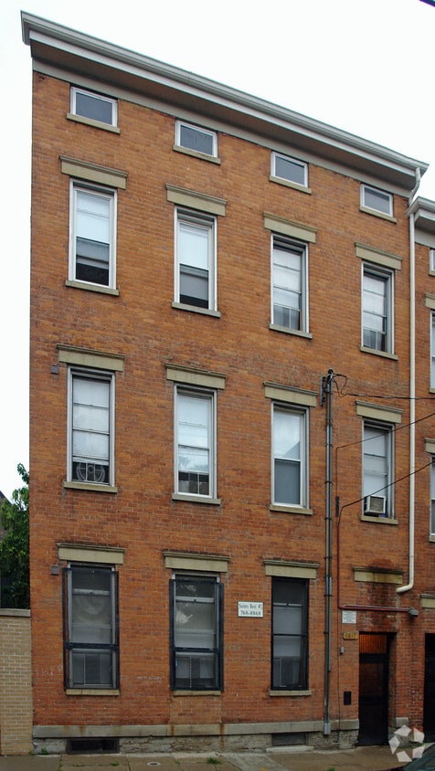 Primary Photo - 1317 Republic Ave