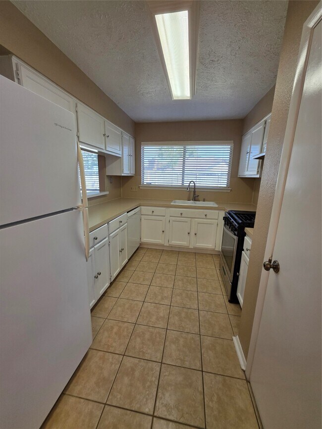 Foto del edificio - 463 Lost Rock Dr