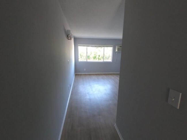 Building Photo - 1 bedroom in Valley Village CA 91607