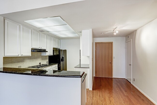 Building Photo - 5110 San Felipe St
