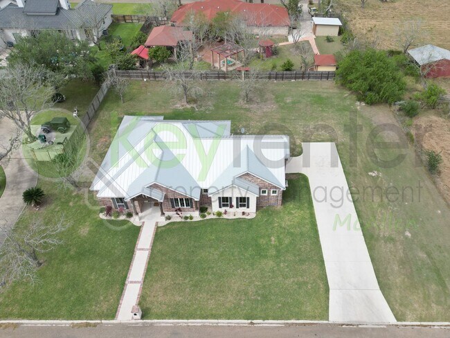Foto del edificio - Gorgeous 4 bed/4 bath home, now available ...