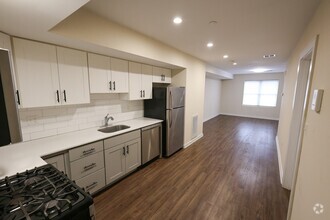 Building Photo - 332 Talbot Ave