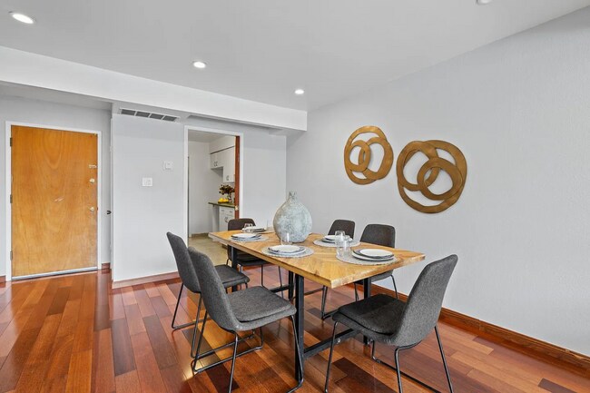 Foto del edificio - 2462 Rowntree Way