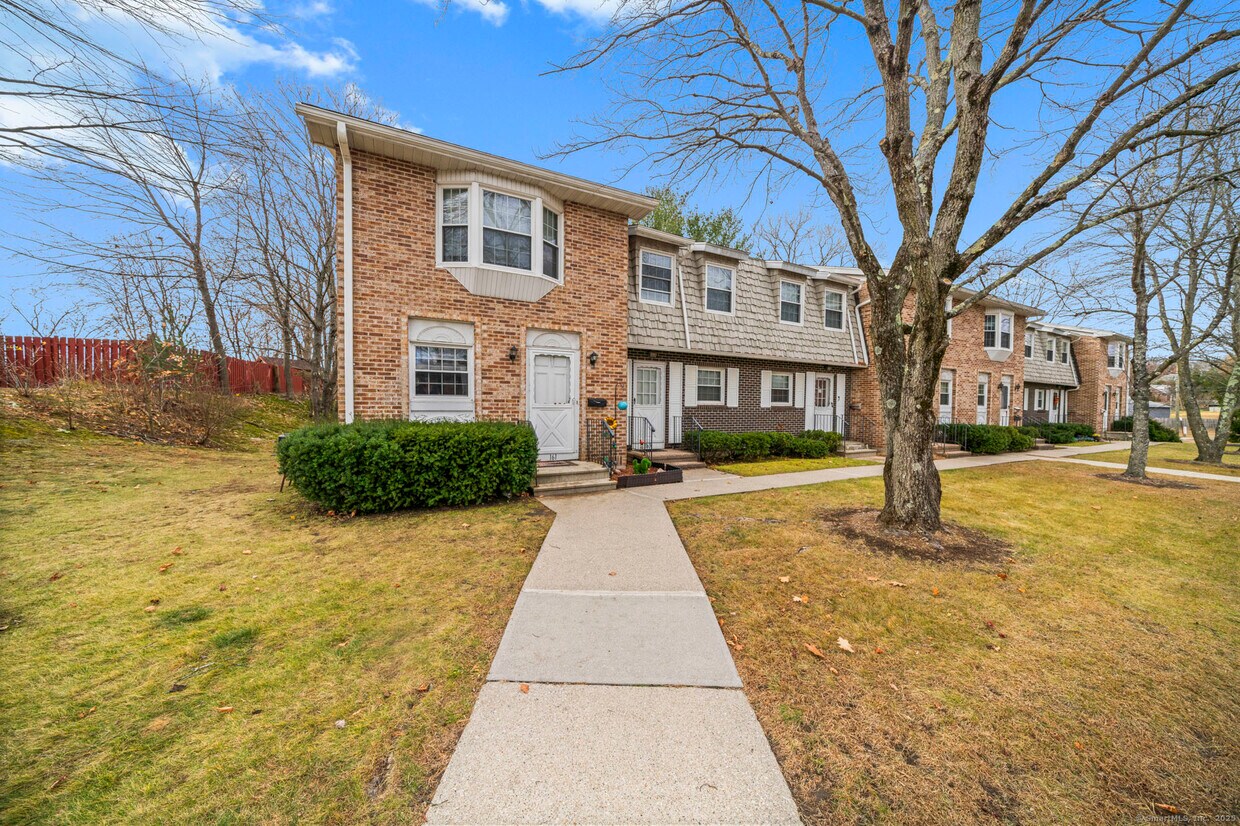 Primary Photo - 161 Kinney St