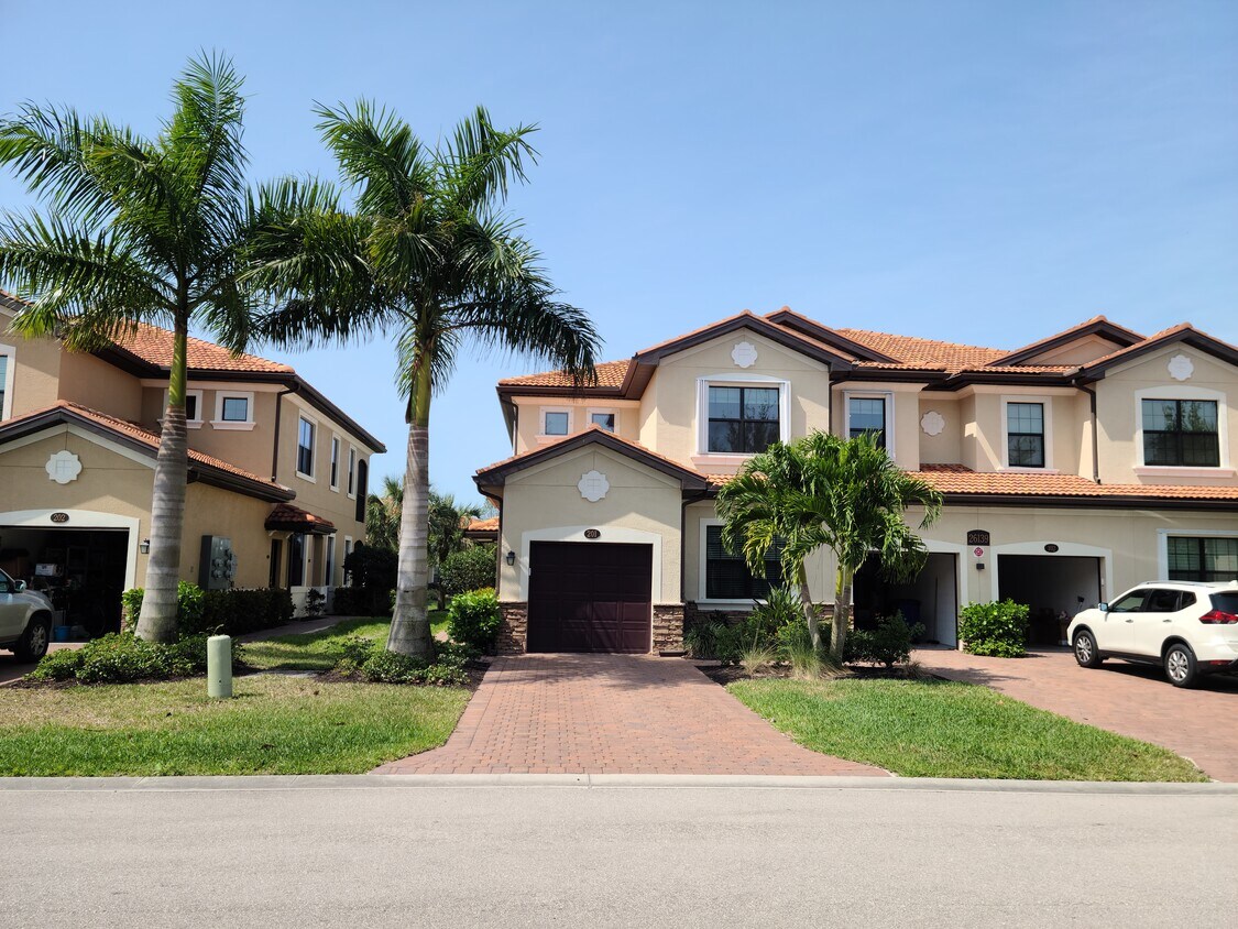 Paloma Condo - 26139 Palace Ln